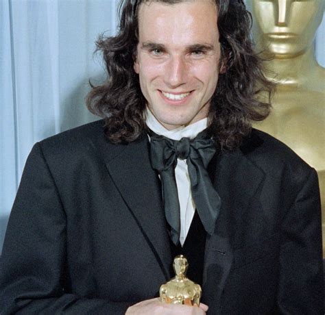 is daniel day lewis gay